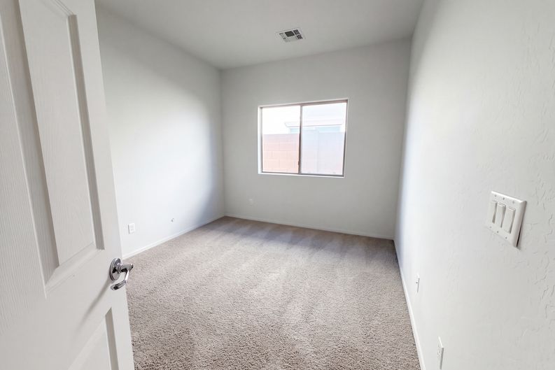 Photo 18 of 41 of 25852 W Lynne Ln, Buckeye, AZ