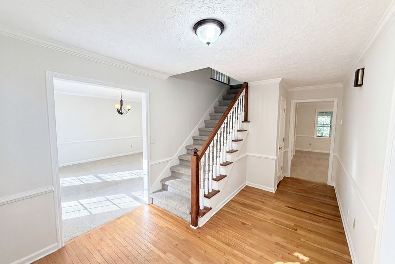 Photo 11 of 38 of 515 Teresa Ln, Canton, GA