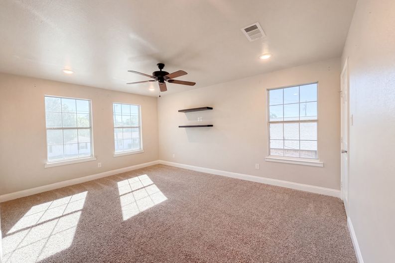 Photo 9 of 17 of 6006 Colorado St, Greenville, TX