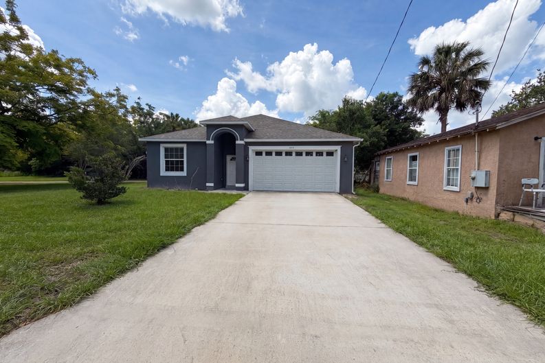 Photo 24 of 27 of 1013 W 11th St, Sanford, FL