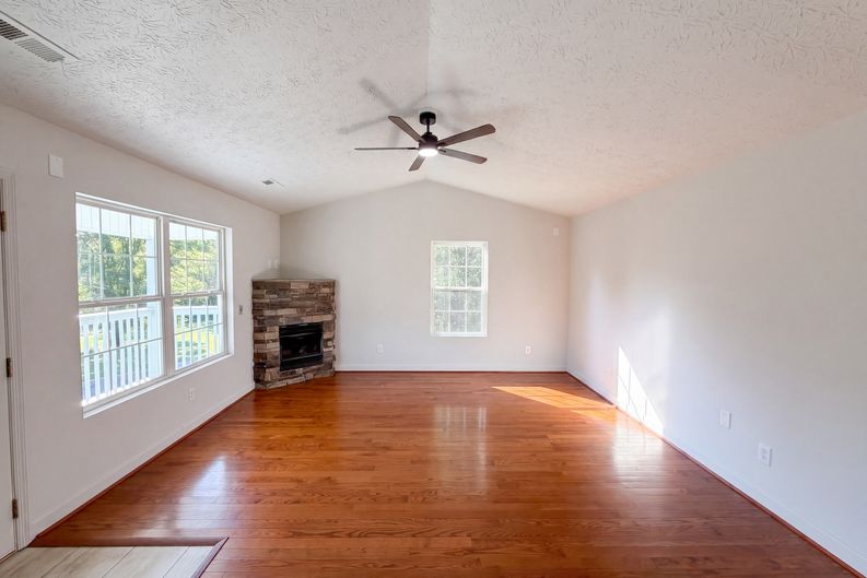 Photo 6 of 28 of 2039 Slippery Rock Cir, Sevierville, TN