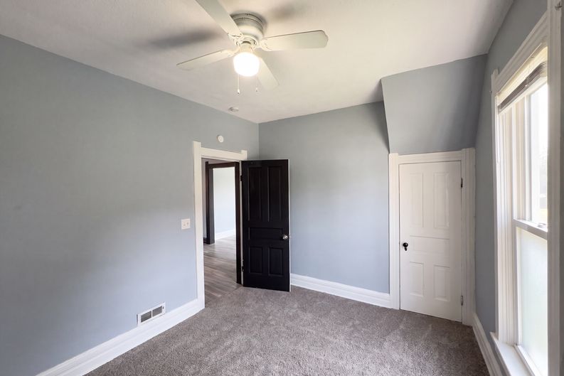 Photo 19 of 32 of 608 Howland Ave, Toledo, OH