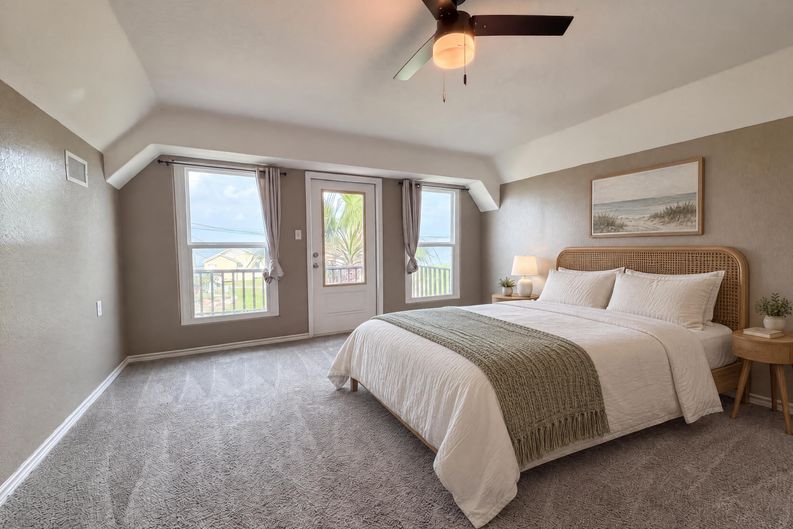 Photo 10 of 19 of 552 Marshall Johnson Ave S, Port Lavaca, TX