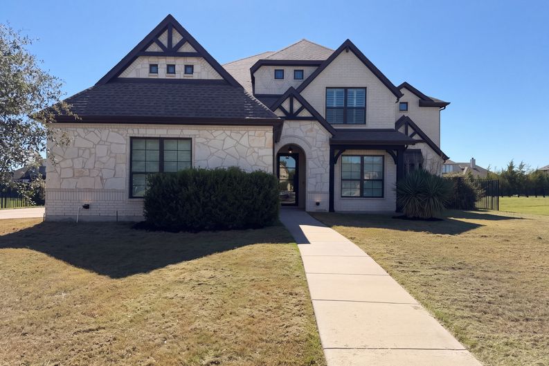 Photo 41 of 45 of 1505 Hudson Dr, Ennis, TX
