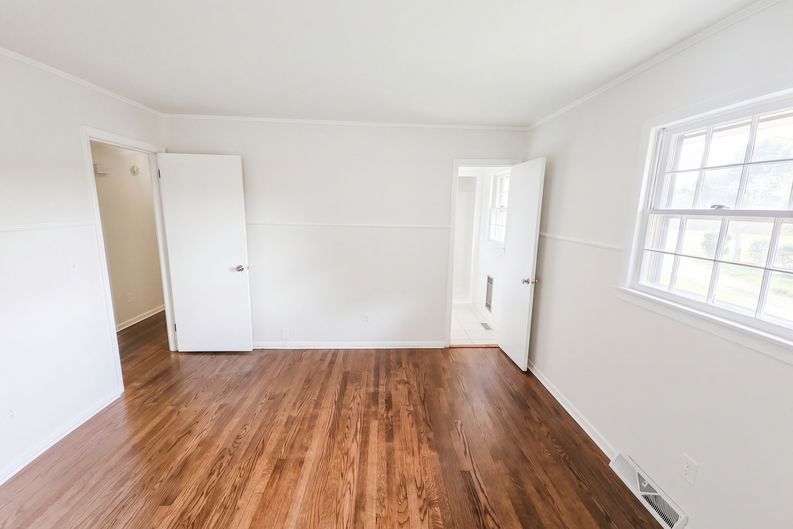 Photo 4 of 16 of 1001 Stanbery Cir, Greeneville, TN