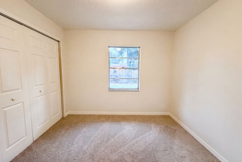 Photo 9 of 20 of 4209 E Alene Dr, Tampa, FL