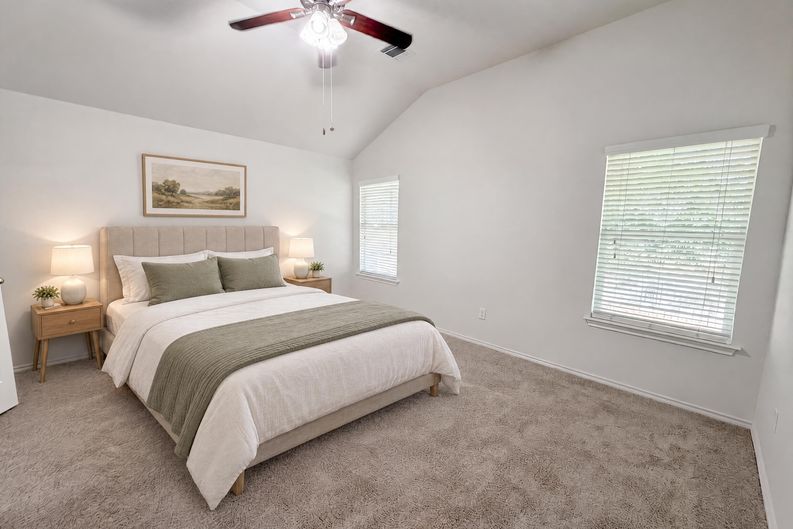 Photo 16 of 21 of 109 Eagle Dr, Luling, TX