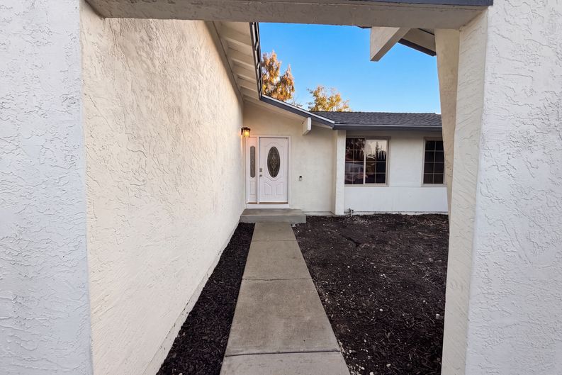 Photo 12 of 17 of 112 Aster Ct, Hercules, CA