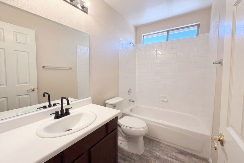 Photo 13 of 41 of 7912 Quill Gordon Ave, Las Vegas, NV