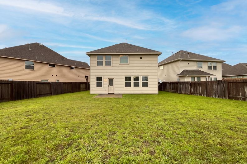 Photo 5 of 20 of 10310 Lake Huron Dr, Humble, TX