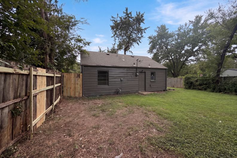 Photo 17 of 20 of 4770 Woodend Ave, Kansas City, KS