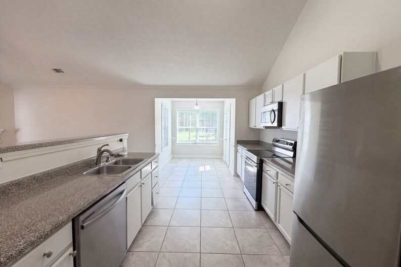Photo 7 of 25 of 6774 Fairfax Ct, Lithonia, GA
