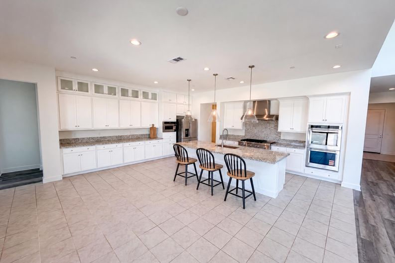 Photo 14 of 43 of 17698 Col Ranch Dr, Riverside, CA