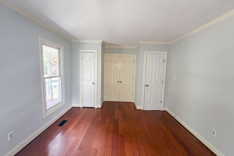 Photo 5 of 22 of 102 Carmel Ct, Cary, NC