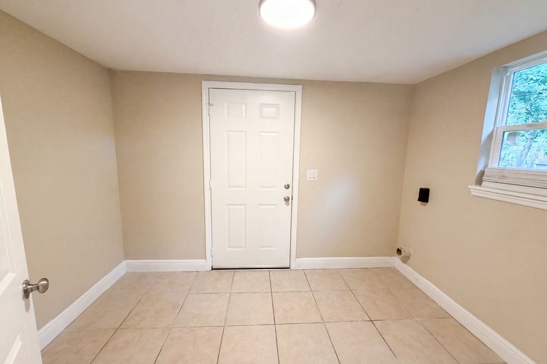 Photo 19 of 23 of 1506 W 16th St, Sanford, FL