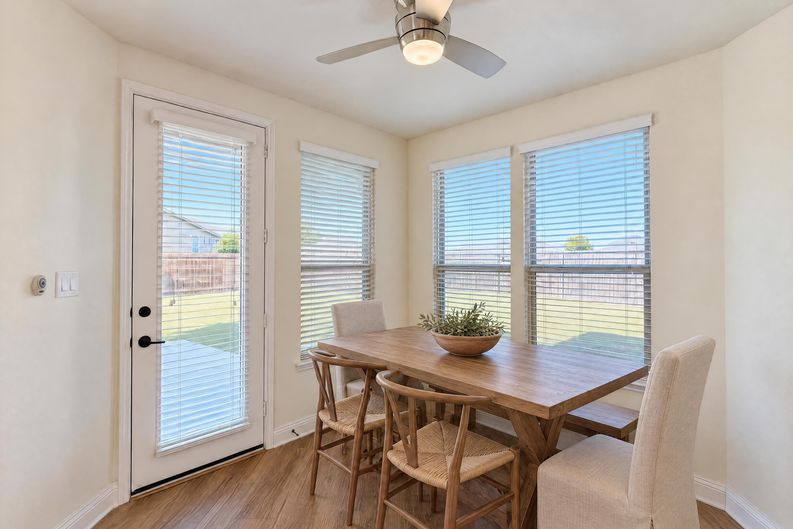 Photo 7 of 23 of 2713 Ranger Ln, Aubrey, TX