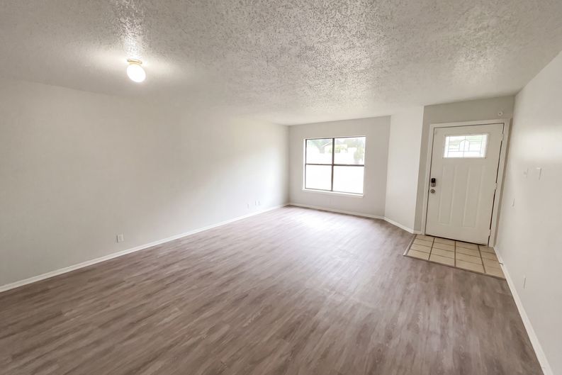 Photo 3 of 20 of 2830 Fisher Field Dr, San Antonio, TX