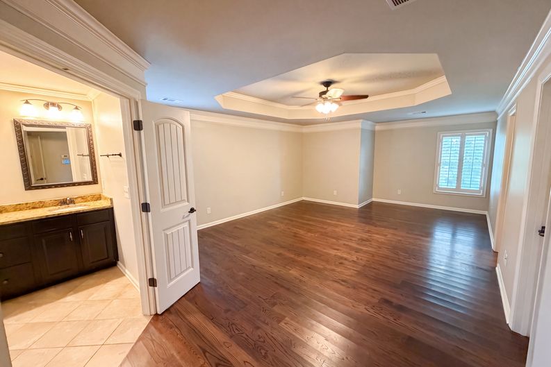 Photo 4 of 63 of 8785 Ellesmere Dr, Cumming, GA