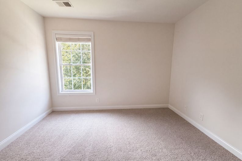 Photo 16 of 27 of 1733 Apache Way, Clarksville, TN