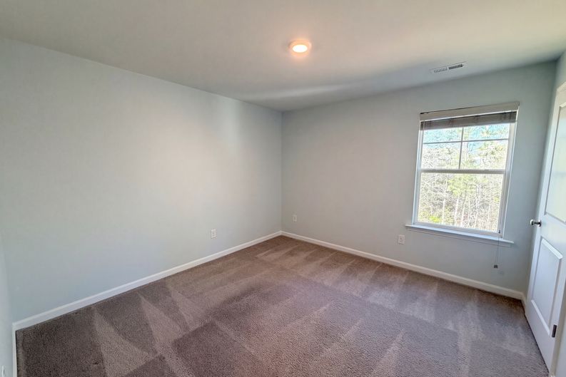 Photo 16 of 22 of 6454 Faulkner Dr, North Chesterfield, VA