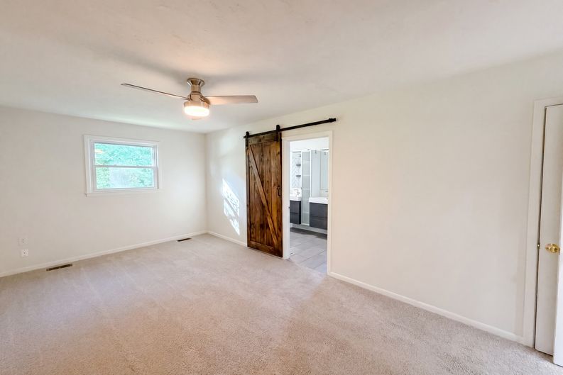 Photo 13 of 28 of 1017 Morrell Rd, Knoxville, TN