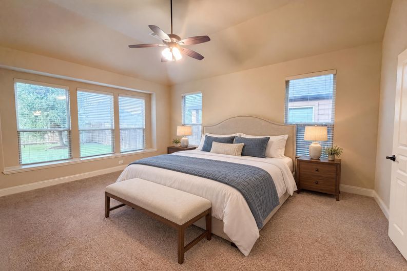 Photo 4 of 34 of 725 Lyndhurst Dr, Anna, TX