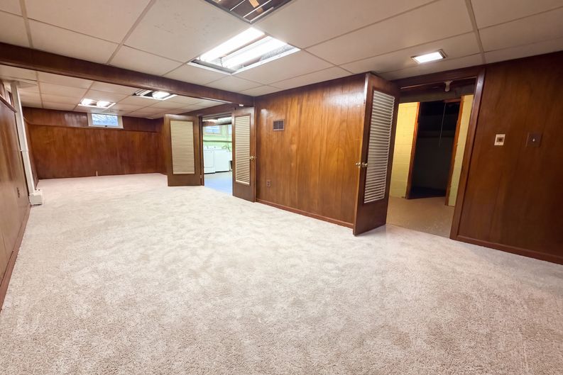 Photo 15 of 22 of 29352 Waldensa Ave, Wickliffe, OH
