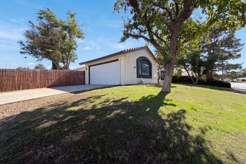Photo 22 of 25 of 42355 Willeta Ave, Lancaster, CA