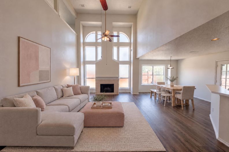 Photo 3 of 29 of 213 Cozy Ln, Cedar Hill, TX