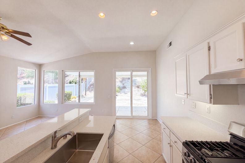 Photo 6 of 28 of 13477 Fairfield Dr, Corona, CA