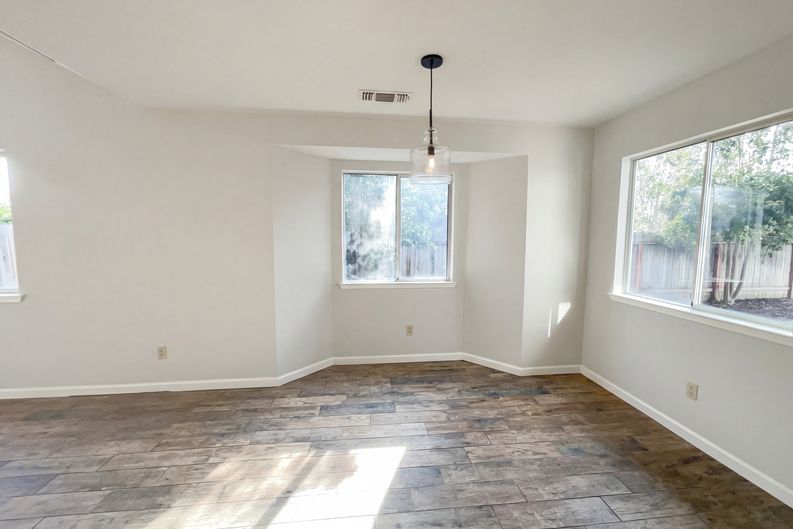 Photo 16 of 28 of 4744 Ponderay Ln, Sacramento, CA