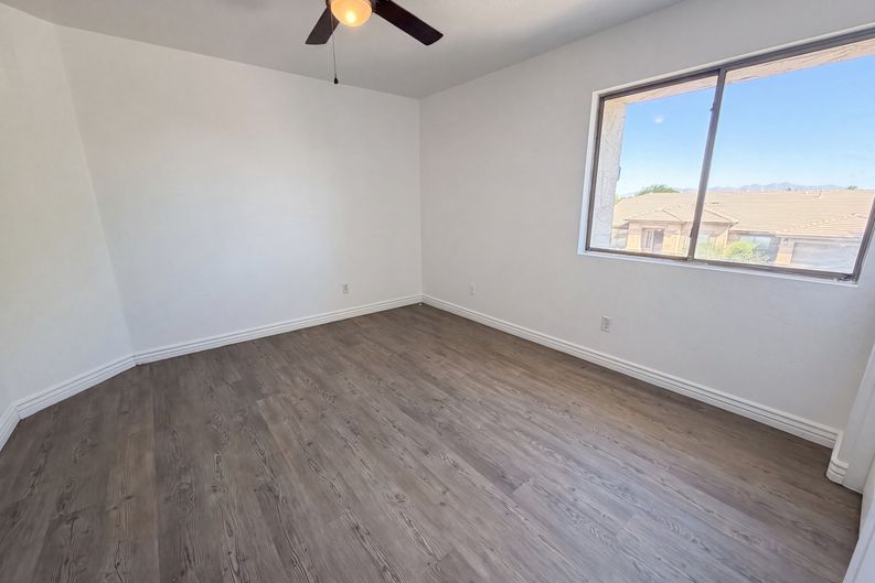 Photo 24 of 35 of 17645 W Hale Bopp Dr, Goodyear, AZ