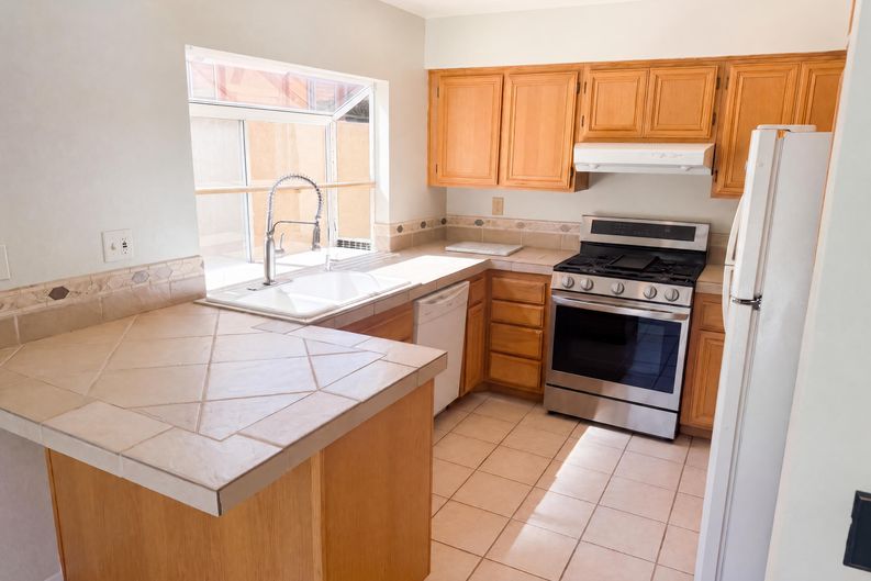 Photo 9 of 17 of 961 Verona Ave, San Jacinto, CA