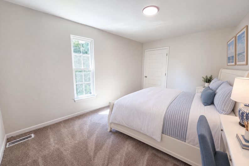 Photo 14 of 33 of 4982 Follansbee Rd, Winston Salem, NC