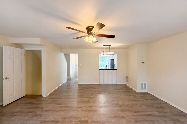 Photo 12 of 48 of 8641 Centerton Ln, Manassas, VA