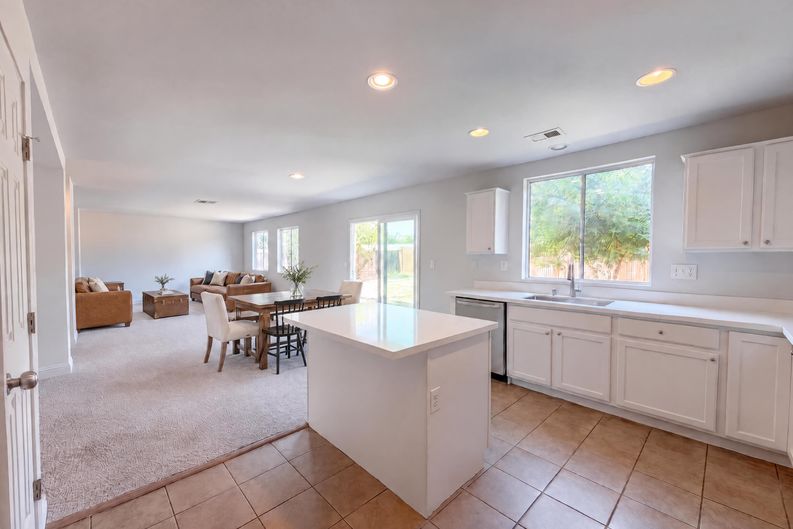 Photo 18 of 31 of 2155 Watercourse St, Stockton, CA