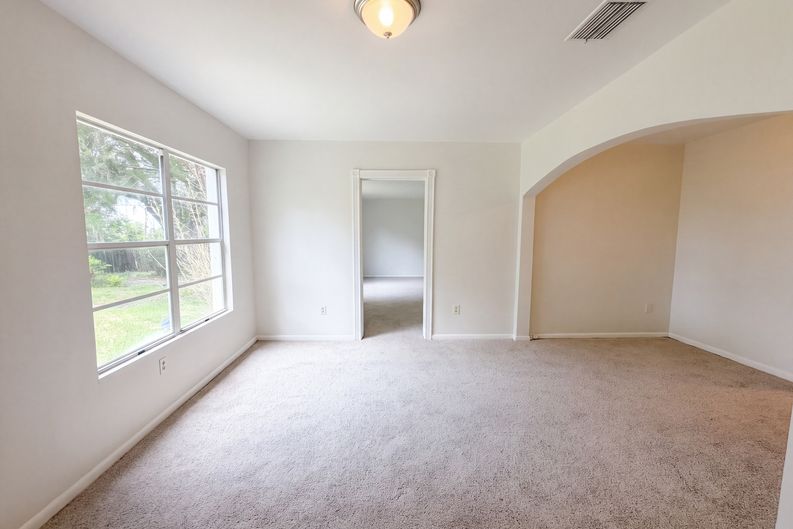 Photo 4 of 16 of 24825 George Rd, Land O Lakes, FL