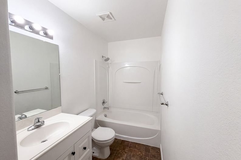 Photo 12 of 26 of 866 S 1580 W, Lehi, UT