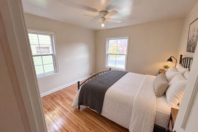 Photo 4 of 50 of 16316 Walden Ave, Cleveland, OH