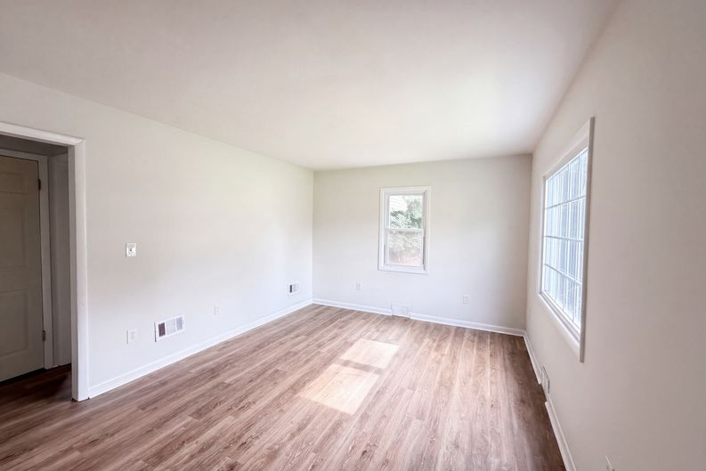 Photo 6 of 27 of 128 Catherine Ave, Mahwah, NJ