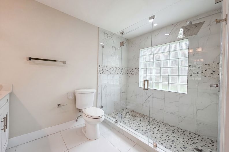 Photo 13 of 25 of 16571 SW 145th Ave, Miami, FL