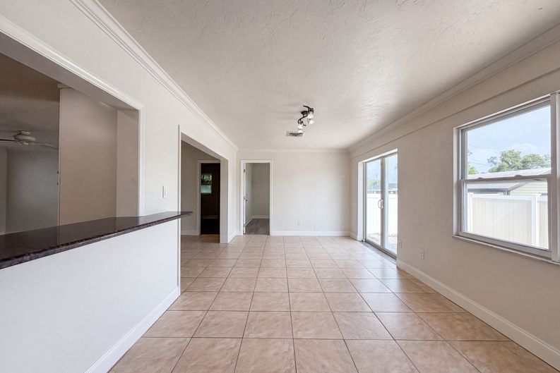 Photo 6 of 30 of 1672 Jupiter Rd, Venice, FL