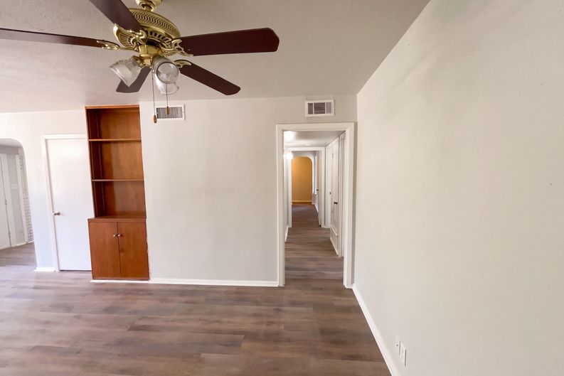 Photo 7 of 22 of 222 Colebrook Dr, San Antonio, TX
