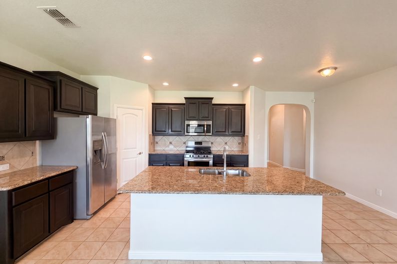 Photo 7 of 21 of 4312 Chicory Ct, Denton, TX