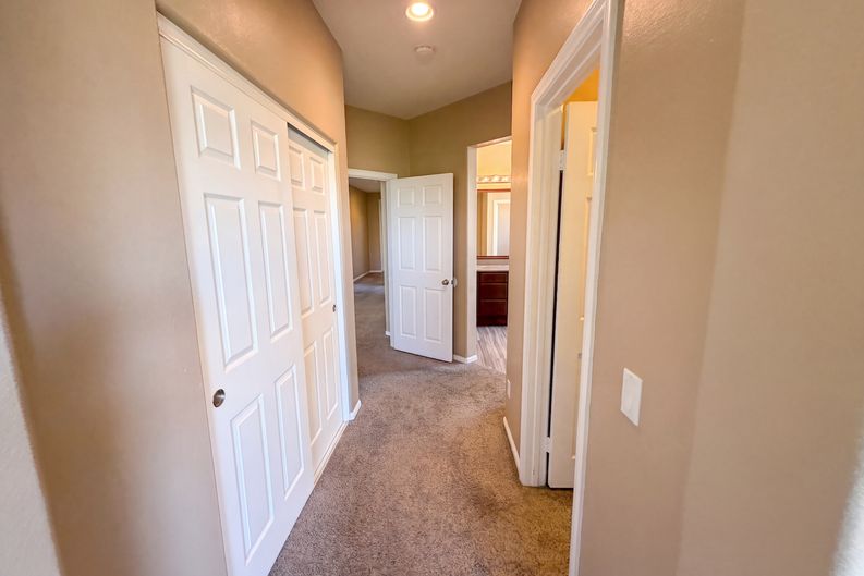 Photo 11 of 24 of 3136 Hibiscus Pt, Hemet, CA
