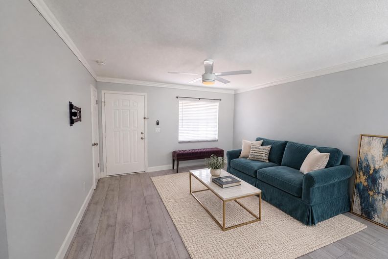 Photo 8 of 17 of 976 Liskeard Ave, Orange City, FL