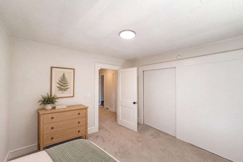 Photo 8 of 22 of 3511 Helmstetler Rd, Lexington, NC