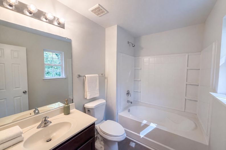 Photo 10 of 22 of 13927 Singleleaf Ln, Charlotte, NC