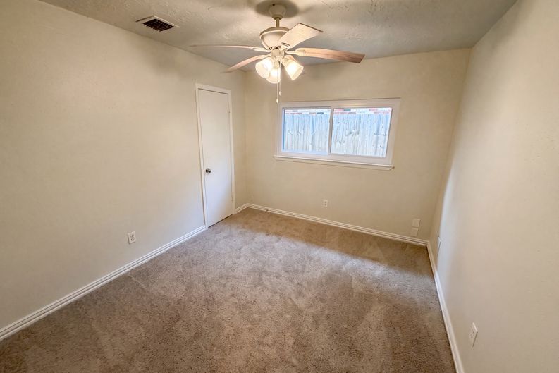 Photo 11 of 19 of 17110 Golf Club Dr, Crosby, TX