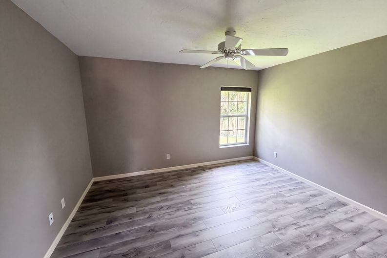 Photo 11 of 29 of 400 46th Ct, Vero Beach, FL